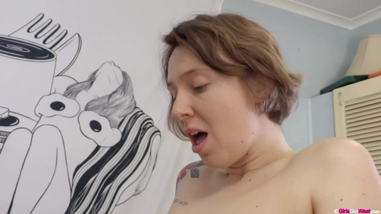 Girls Out West: 부엌에서 즐기는 거유 블레이크와 털이 무성한 키트