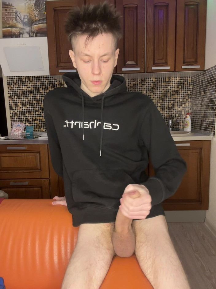 Morflot24: 18yo alone głaszcze potwora dicka wyobrażając sobie kolegę z klasy...