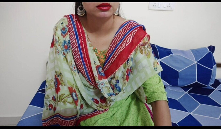 Saarabhabhi6: Hintli desi üvey anne ne sex ki lat laga di tam...