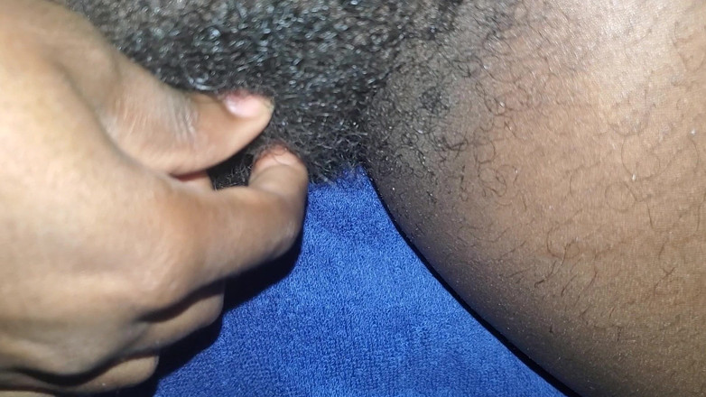 Roseblue2: Třela si klitoris