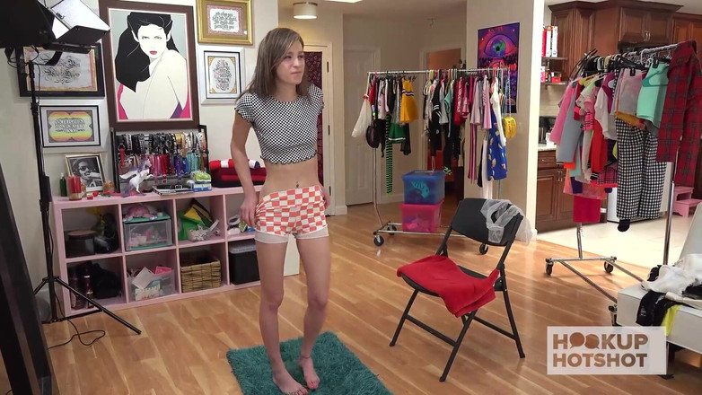 HookUp HotShot-BTS: Bts - puszczalska Avery Moon prosi Bryana Gozzlinga o ostry seks!