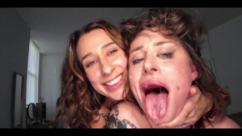 Kiki Isobel: Escupir puta hardcore lesbiana con cinturón