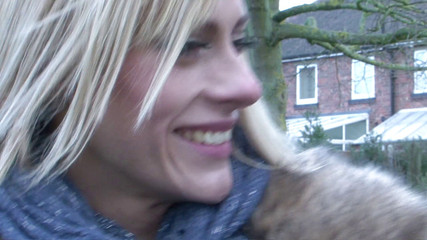 UK Sinners: Brittany Bardot vrazila z břicha velký péro Luke Hotroda