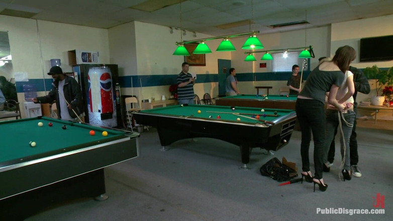 Public Disgrace by Kink: 19enne con enormi tette naturali viene umiliata e scopata in...