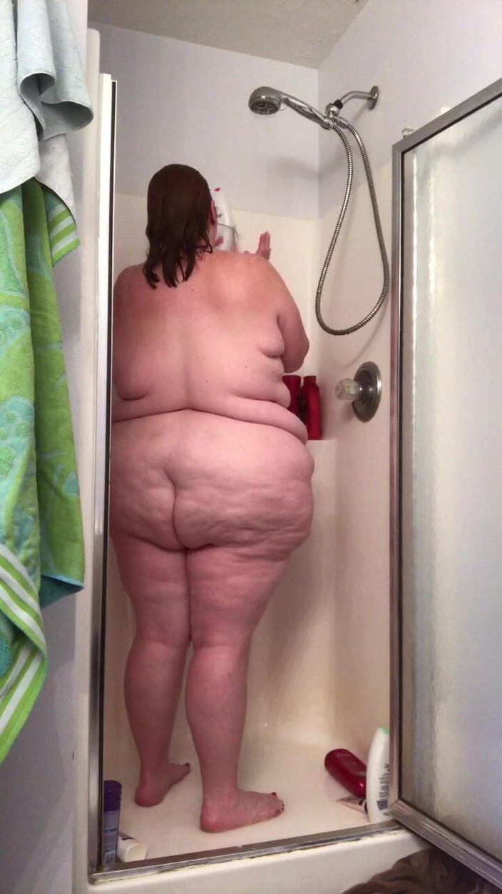 Julie Ginger: Shower Time with Julie Ginger