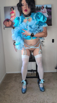 Sissy Candy si hraje s robertky, část 3