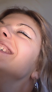 Její první chcaní na obličej a na obličej