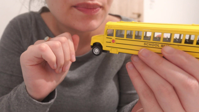 AmayaMori: Une belle-mère géante veut manger la petite école