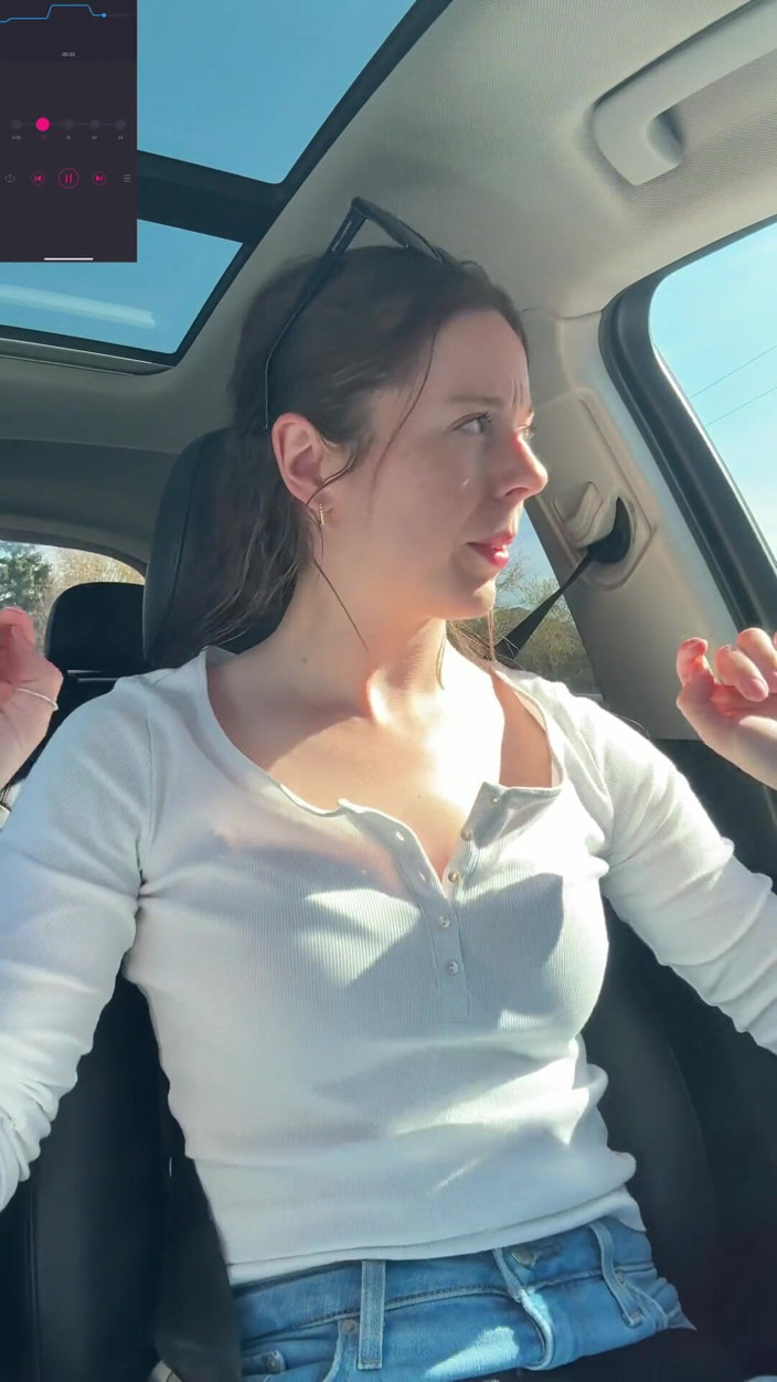 Nadia Foxx: 洗車場で汚れる