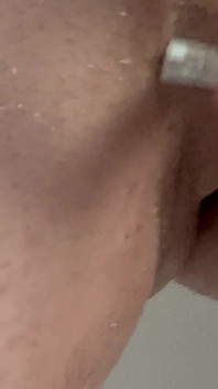 Chubby MILF Shaves Pussy
