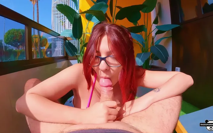Radio Porno Panda: Blowjob Hoping the Neighbors Will Look at Me
