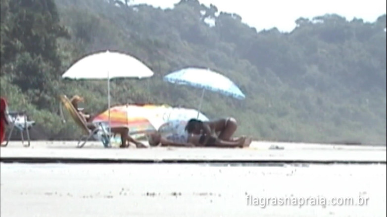 Amateurs videos: ฉันได้ดูดควยกลางชายหาด