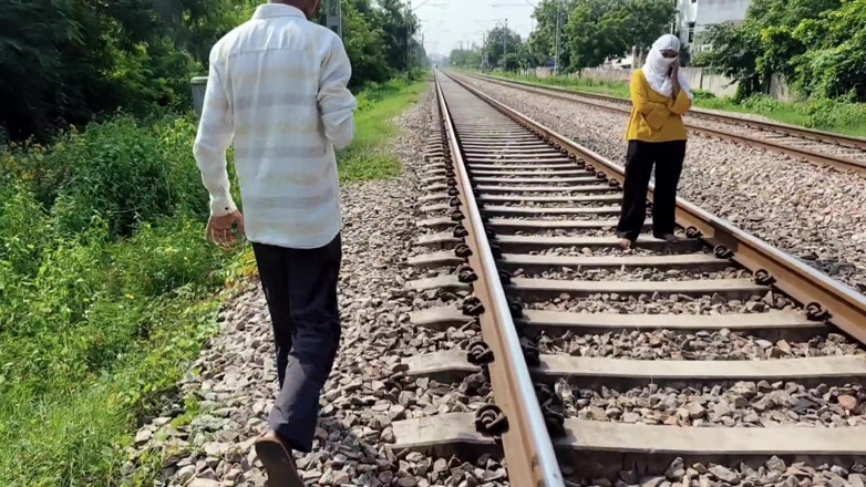 Indian Teen Girl's: Sexe en plein air, un demi-frère et sa demi-sœur se...
