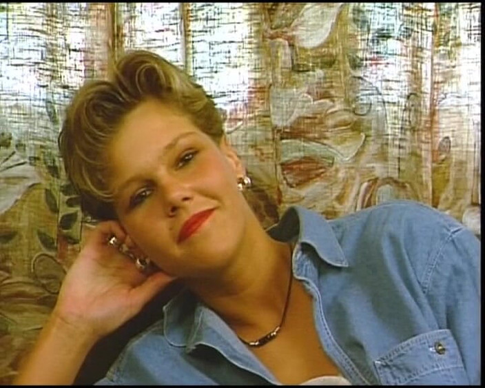 Deutscher hardcore: Sání ptáka Německé kotě má prstění její kundičky