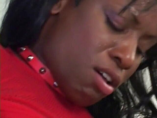 Best Butts: 黑人壮男乱搞乌木妓女的屁股，然后把精液射在嘴里