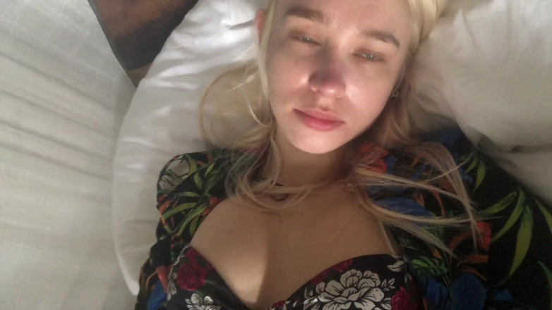 阿特亚: 让自己靠近忙碌的男友