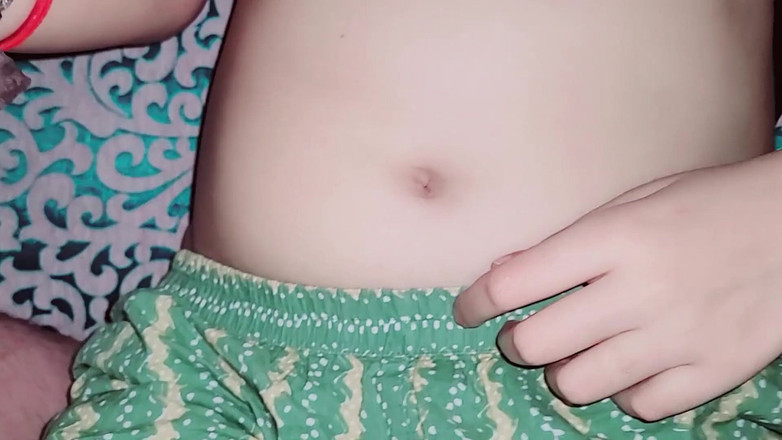 Roobi sharma: Mladá nevlastní sestra šuká se svým nevlastním bratrem Sexy indická nevlastní...