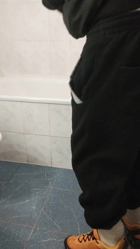 Dirtyjunkbro, Socken Pisse in Den Sportschuhe