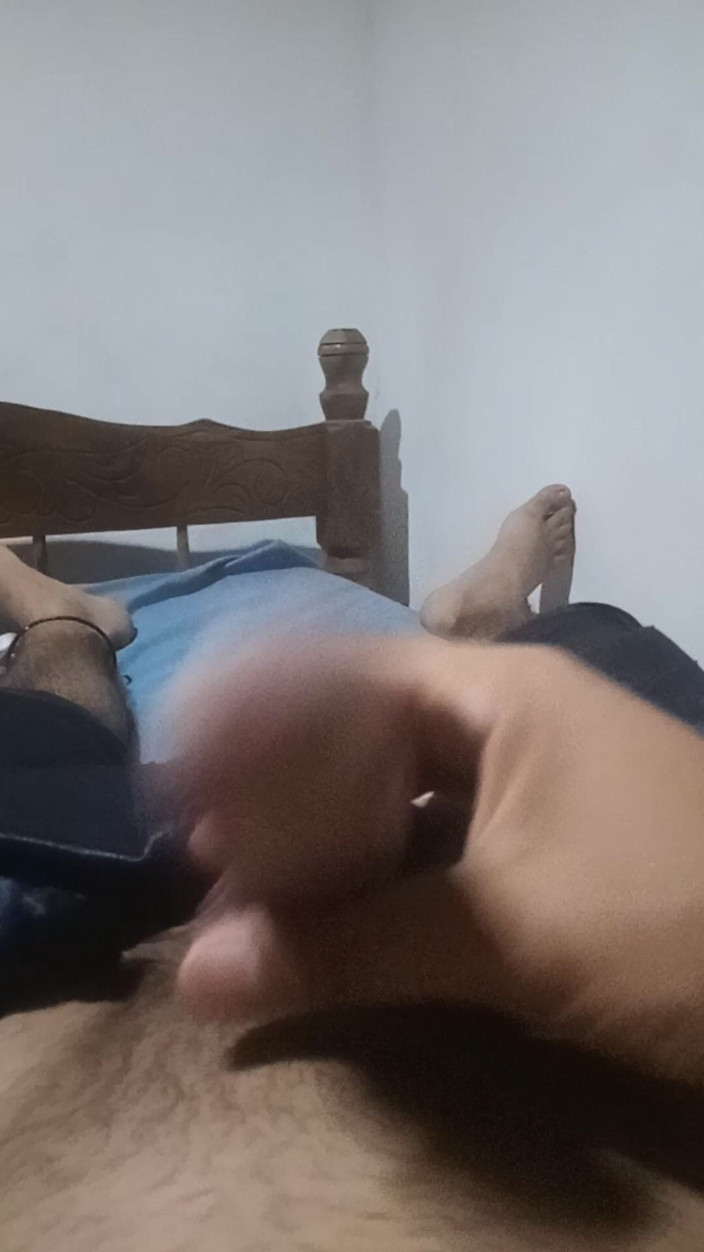 Cute boy jerks off: Genç adam komşuları konuşurken odasında bir ile stres atıyor bölüm 2