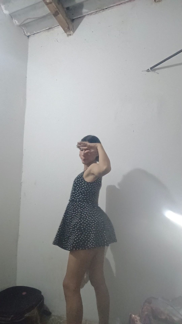 Femboy from Colombia: 这个新的性感舞蹈时刻