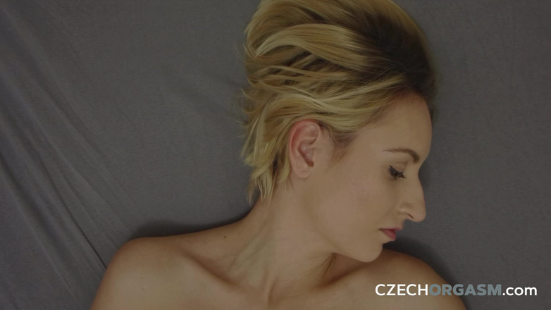 Czech Orgasm: Czech Orgasm 83 Train Bang - Shameless Couple’s Moving Sex Show
