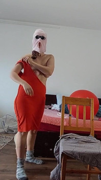 La moglie sexy con la pelosa balla nuda.
