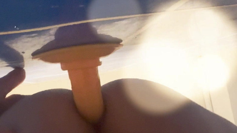 Little Franz: Cumshot in Public Pool Changing Locker