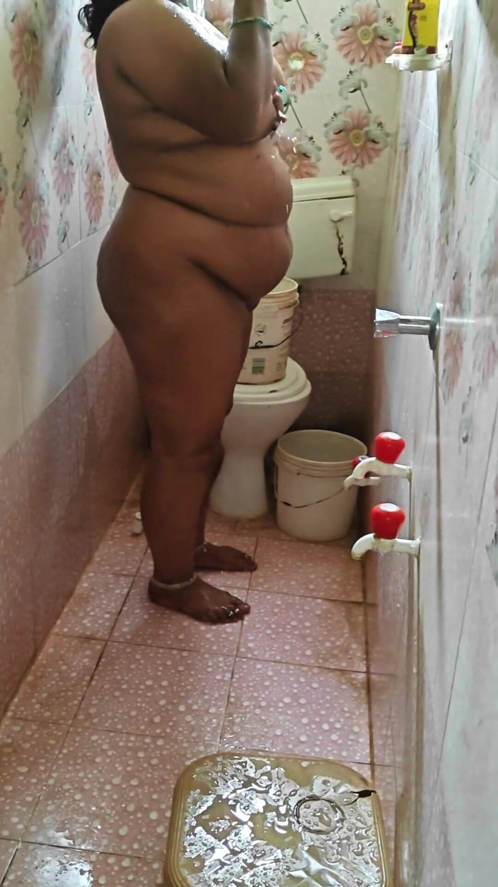 RoyToy: Sesso in bagno con mio genestro