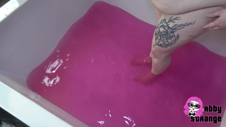 Abby Strange: V Scheimbadu se počůrám po celém těle - moje první zlatá...