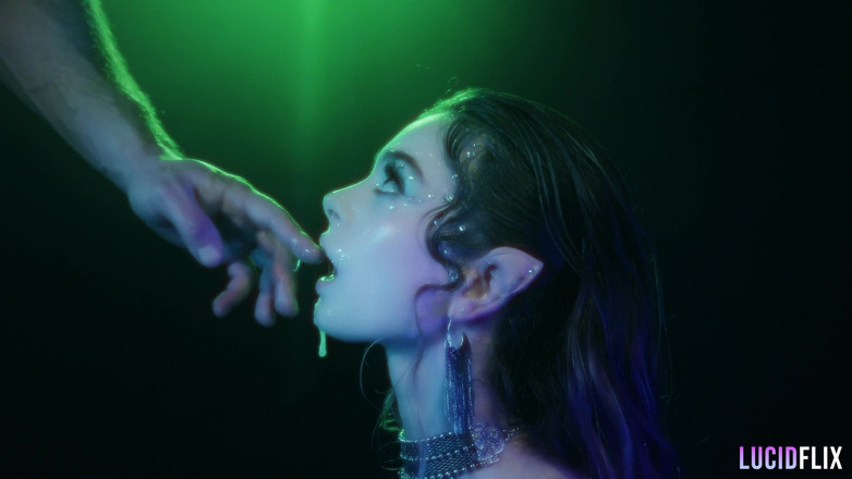 Lucid Flix: Lucidflix Luminati với Molly Little