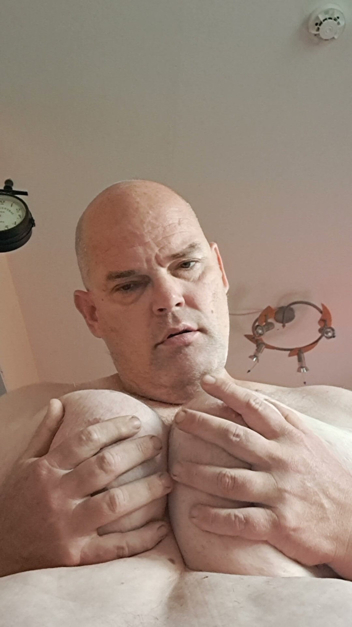 Fickspecht: Ta děvka a její prsa