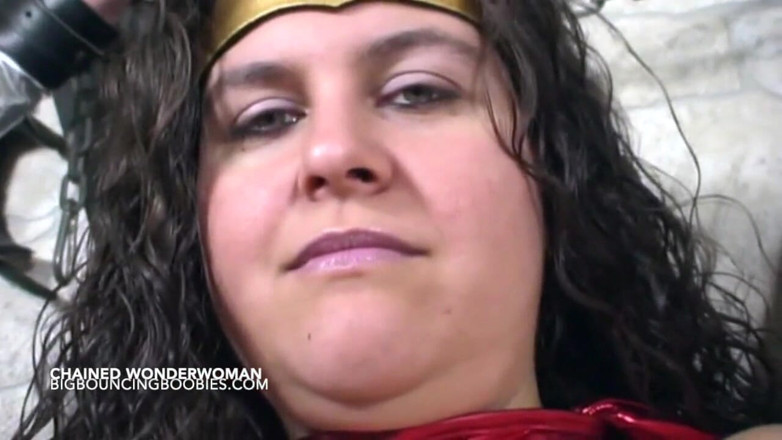 Big Bouncing Boobies: Bbw Denise Davies vraagt zich af hoe tieten in kettingen