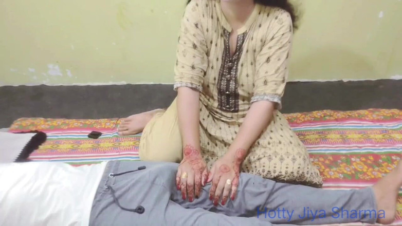 Hotty Jiya Sharmaa: Bhabhi India tetek besar disetubuhi seperti jalang olehnya