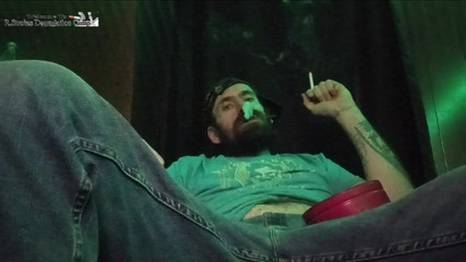 Rob Strokes: Sessizce sigara içiyor