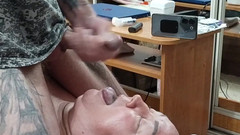 Zona901: Kayınvalidemi dölle beslemek için sikimi sıvazlıyorum