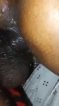 Une bengalie mature est très excitée