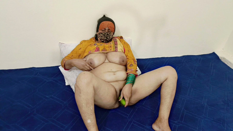 IndianDesiBabhi: La calda sexy zia indiana orgasma con grandi tette ed...