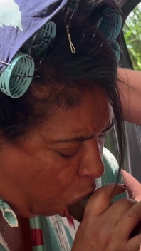 Awek montel matang di luar dikongkek pantat oleh pemandu teksi