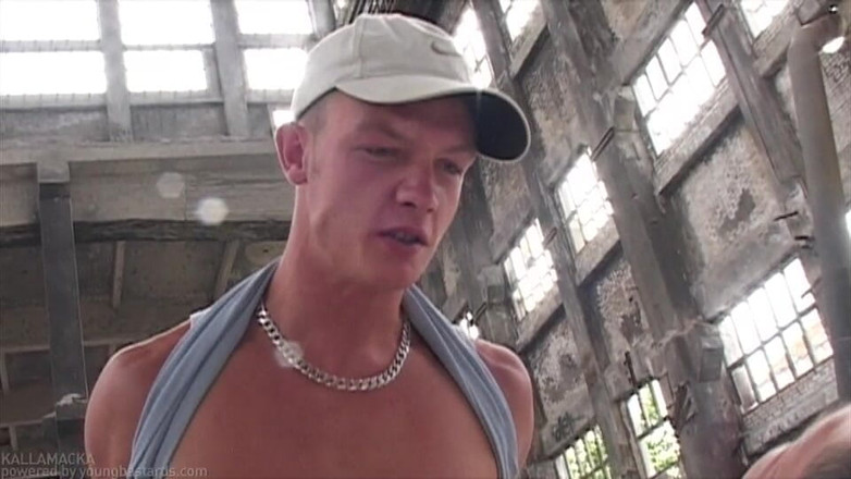 Young Bastards: Hijo de puta sucio Kai Cruz
