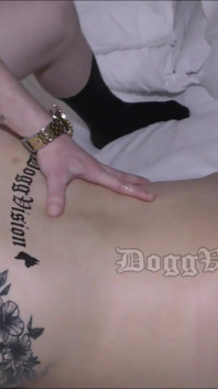 Transe von papi gefickt, während junge spielt zuschaut