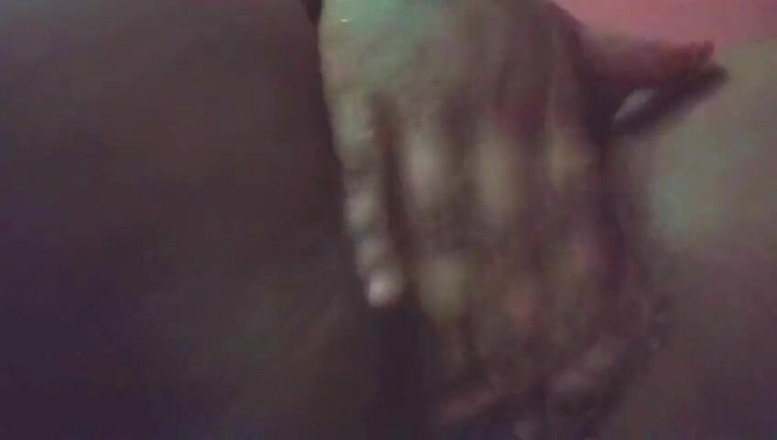 Nazmabd: Hintli büyük amcığını gösteriyor