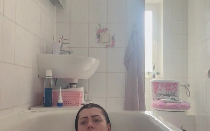 Princess1312: Bucuroasă să răspundă la orice întrebări