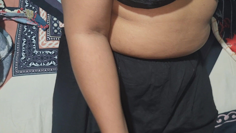 Akhi moni: Přinesl jsem ji z venku do místnosti a ošukal jsem...