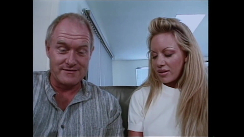 MCG Empire: Islak amcık ve büyük yaraklar durdurulamaz sikişiyor