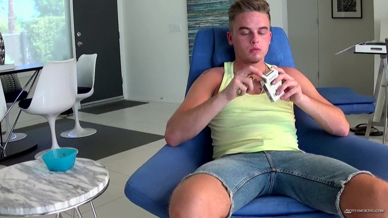 Boys Smoking: Felix Warner Smoke and Stroke