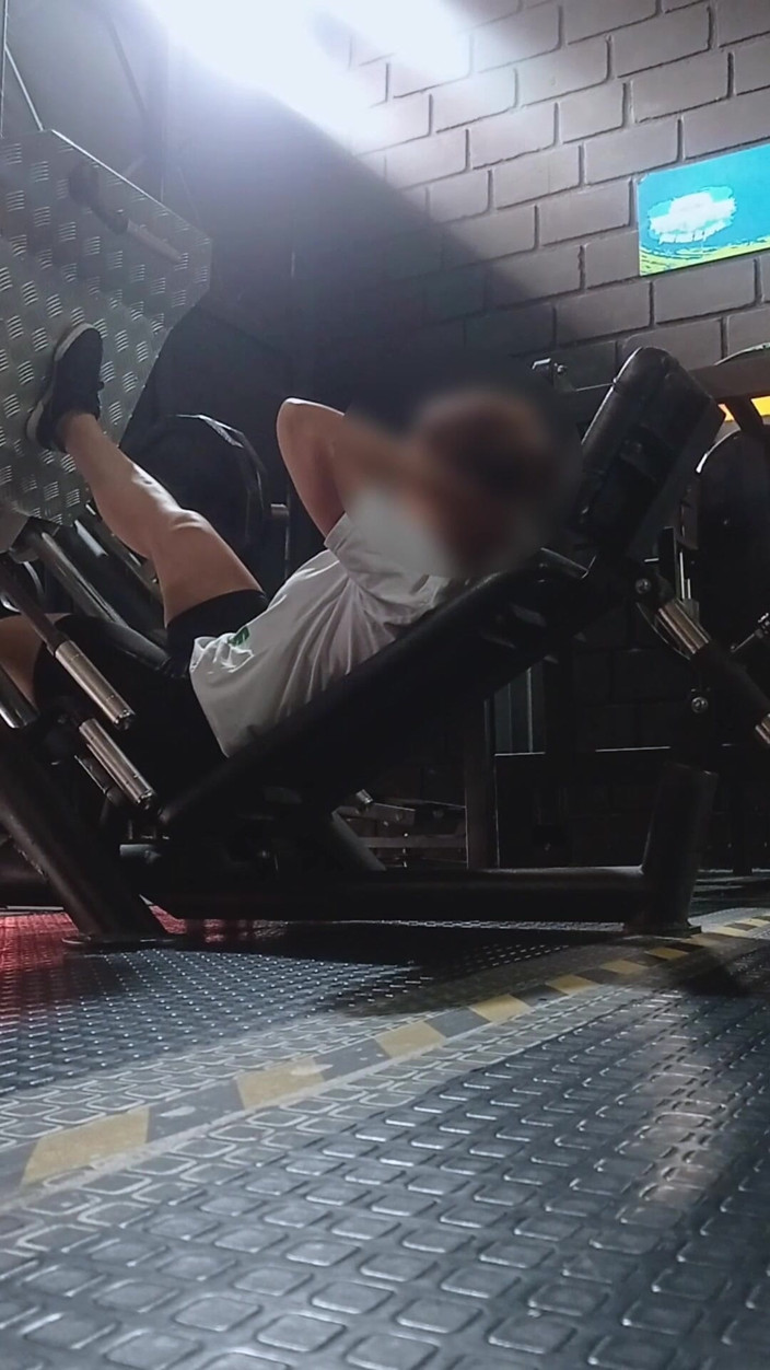 TuLobita9292: M-am dus la sală și am ajuns masturbându-mă în baie Pizda mea...