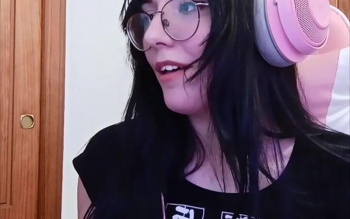 Softbrattypuppy: Egirl Gamergirl czyni cię rogaczem