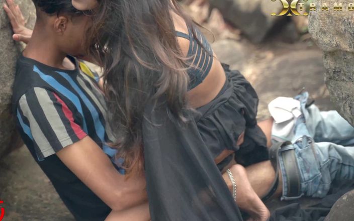 Xtramood: Video rekaman seks hardcore pasangan hot india di hutan