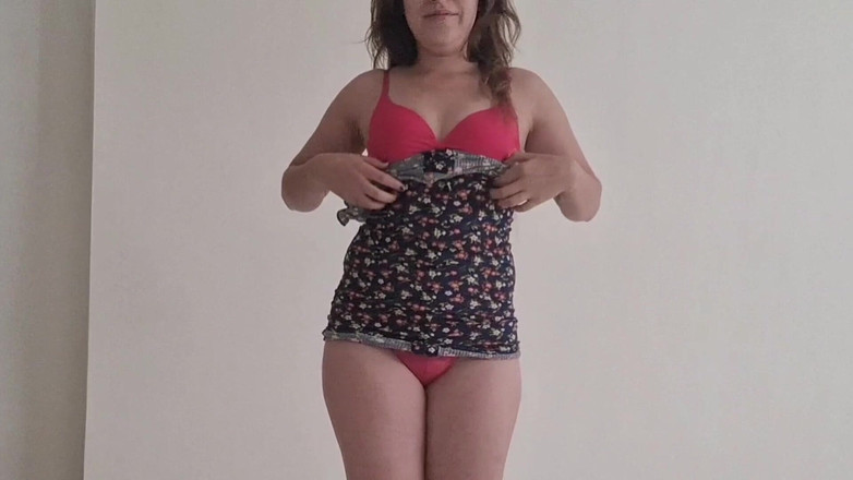 Latinascachondas: 집에서 섹시한 Latiba Bigass