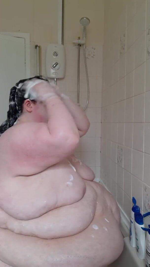 SSBBWLadyBrads: Sabes que amas a una diosa de la ducha